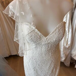 Maggie Sottero detachable wedding sleeves